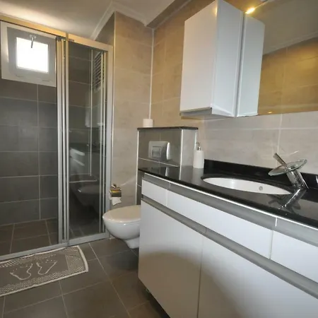 2 Bedrooms Oba